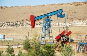 Azerbaijan - Road to Shikhov - Derrick