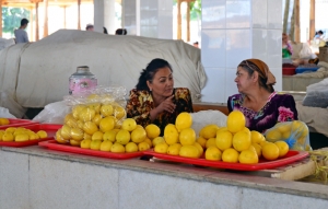 Samarkand - Siyob Bazaar - Lemons